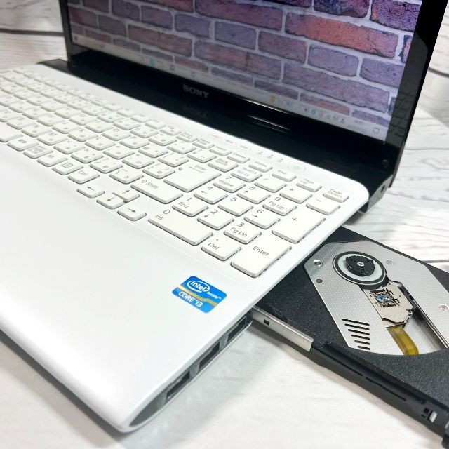 SONY(ソニー)のSSD256GB⭐WEBカメラ⭐メモリ8GB⭐ブルーレイ⭐バイオ⭐ノートパソコン スマホ/家電/カメラのPC/タブレット(ノートPC)の商品写真