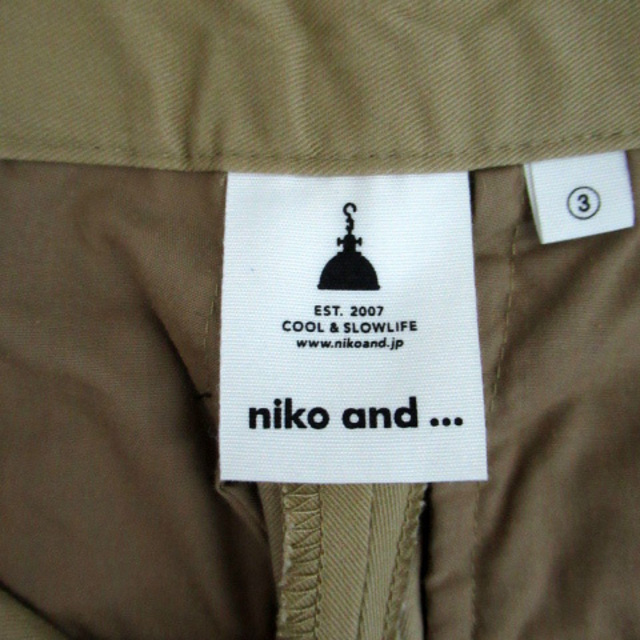 niko and...(ニコアンド)のニコアンド チノパン セミフレアパンツ ロング丈 無地 M ベージュ /SM38 レディースのパンツ(チノパン)の商品写真