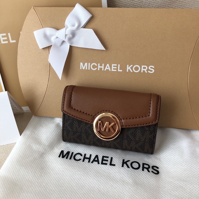 Michael Kors(マイケルコース)の新品★定価27,500円★マイケルコース シグネチャー ブラウン キーケース レディースのファッション小物(キーケース)の商品写真