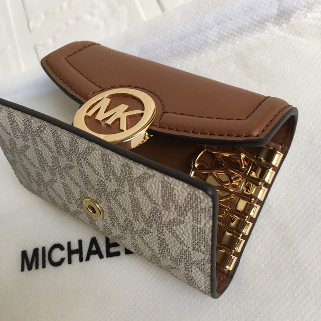 Michael Kors(マイケルコース)の新品★定価27,500円★マイケルコース シグネチャー バニラ キーケース  レディースのファッション小物(キーケース)の商品写真