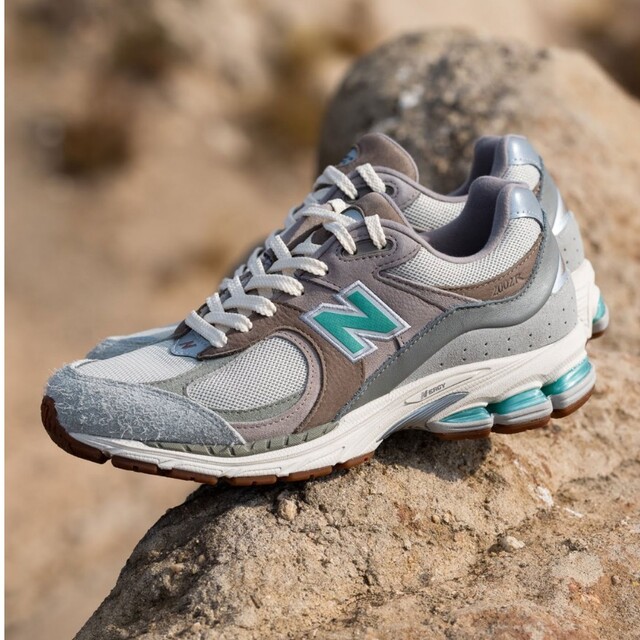 25.5★New Balance × atmos M2002RAM OASIS | フリマアプリ ラクマ