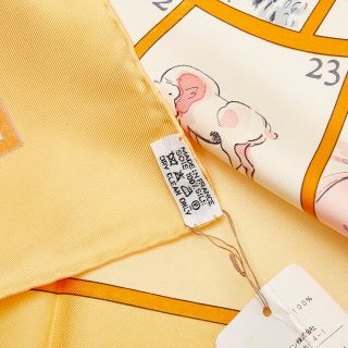 美品 エルメス カレ90 Le jeu des petits bonheurs 小さな幸せのゲーム スカーフ シルク レディース HERMES  【222-86332】