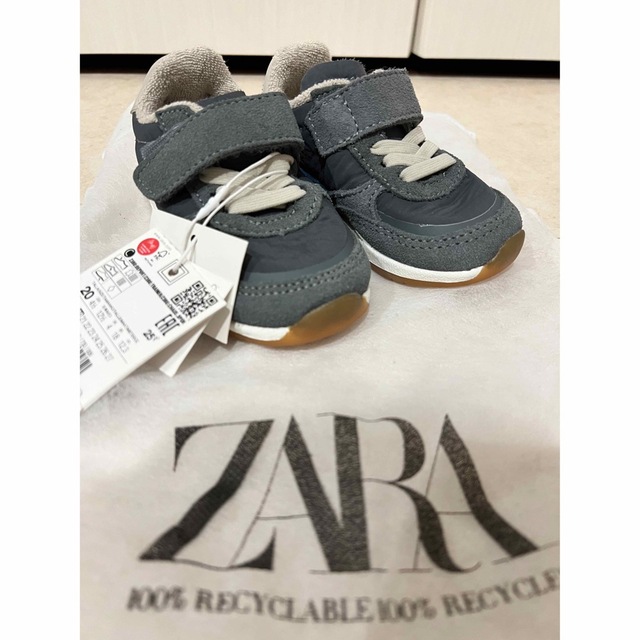 ZARA KIDS(ザラキッズ)の新品　ZARA Baby スニーカー　12.3㎝ キッズ/ベビー/マタニティのベビー靴/シューズ(~14cm)(スニーカー)の商品写真