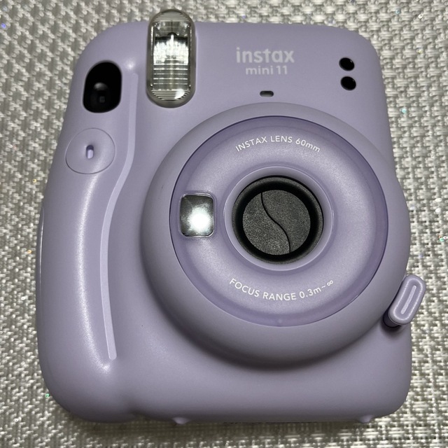 チェキ instax mini11 美品 スマホ/家電/カメラのカメラ(フィルムカメラ)の商品写真