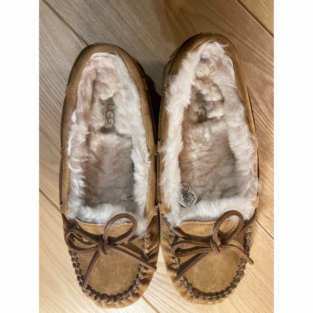 ugg ダコタ　モカシン　チェスナット 24 レディースの靴/シューズ(スリッポン/モカシン)の商品写真