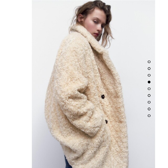 ZARA(ザラ)のZARA　フェイクファーコート 1月まで レディースのジャケット/アウター(ロングコート)の商品写真