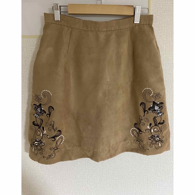 AZUL by moussy(アズールバイマウジー)のAZUL  スエード調　スカート　キャメル レディースのスカート(ミニスカート)の商品写真