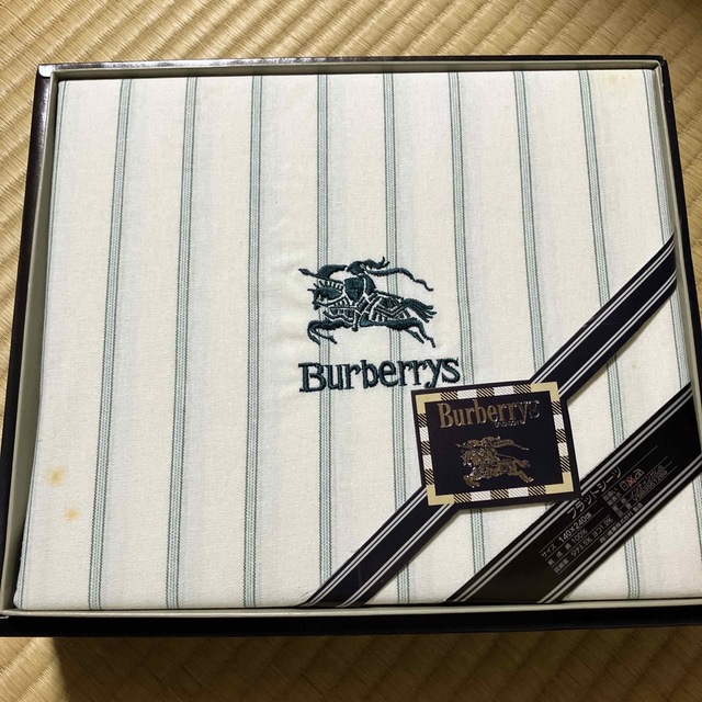 BURBERRY(バーバリー)のBurberry バーバリー　フラットシーツ　140✖️240 インテリア/住まい/日用品の寝具(シーツ/カバー)の商品写真