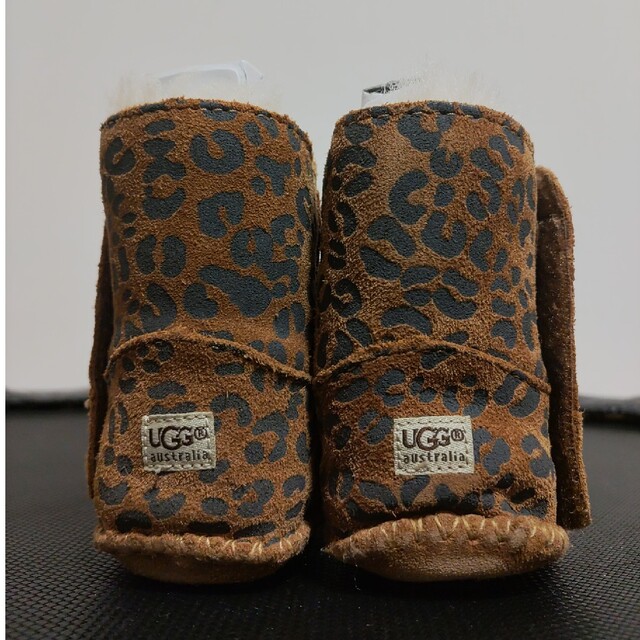 UGG(アグ)のUGG 13cm  新品未使用　箱付き キッズ/ベビー/マタニティのベビー靴/シューズ(~14cm)(ブーツ)の商品写真