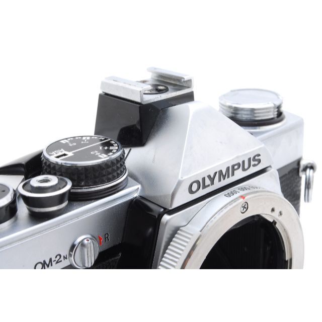 OLYMPUS(オリンパス)の美品 OLYMPUS OM-2N シルバー 50,135mm レンズ 動作確認済 スマホ/家電/カメラのカメラ(フィルムカメラ)の商品写真