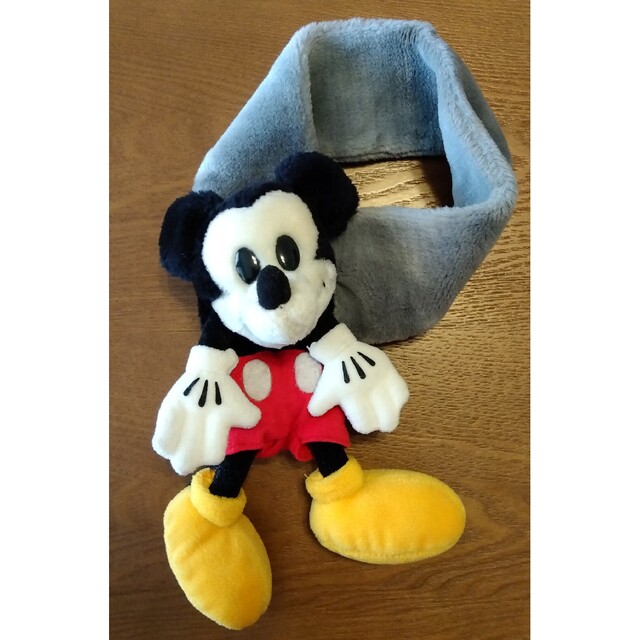 Disney(ディズニー)のミッキーマウスのマフラー キッズ/ベビー/マタニティのこども用ファッション小物(マフラー/ストール)の商品写真