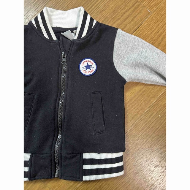 コンバース  CONVERSE  キッズブルゾン 90サイズ キッズ/ベビー/マタニティのキッズ服男の子用(90cm~)(ジャケット/上着)の商品写真