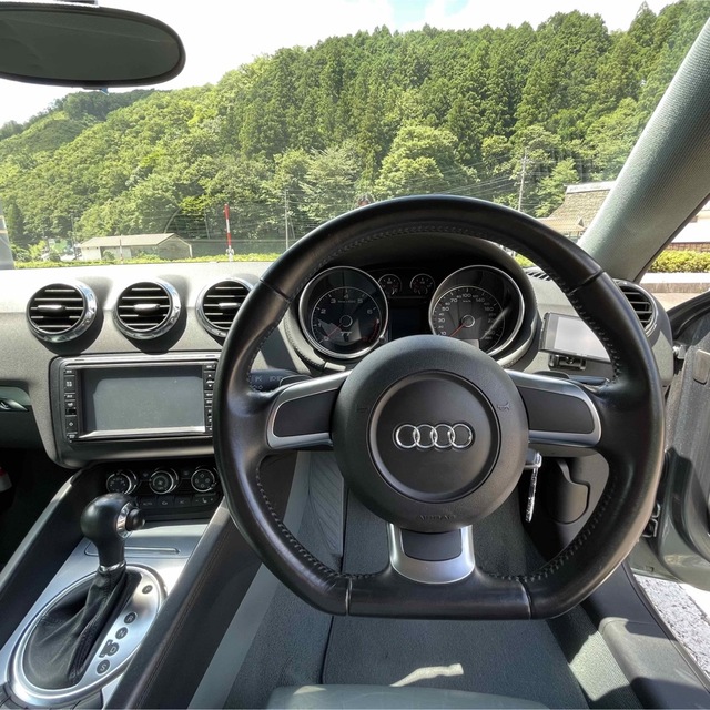 AUDI(アウディ)のアウディ TT Quattro V6 3.2L 車検残1年以上 自動車/バイクの自動車(車体)の商品写真