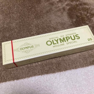 オリンパス(OLYMPUS)の【手芸用品】刺繍糸（赤）(生地/糸)