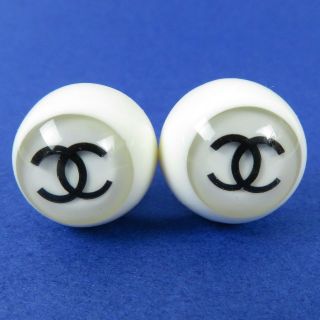 シャネル(CHANEL)のCHANEL シャネル ココマーク イヤリング ホワイト ブラック 01P(イヤリング)