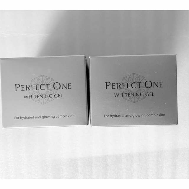 PERFECT ONE(パーフェクトワン)のパーフェクトワン 薬用ホワイトニングジェル 75g 2個 コスメ/美容のスキンケア/基礎化粧品(オールインワン化粧品)の商品写真