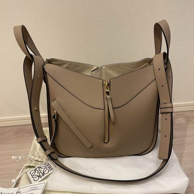 海外限定】 LOEWE - ハンモック スモール サンド ハンドバッグ