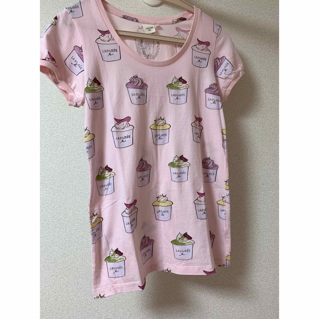 LADUREE(ラデュレ)のラデュレ　コラボTシャツ レディースのトップス(Tシャツ(半袖/袖なし))の商品写真