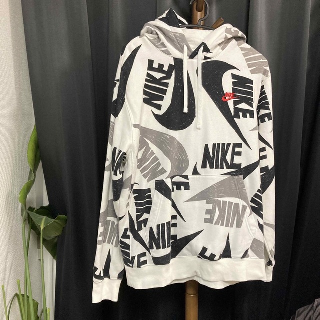 NIKE(ナイキ)のNIKE　パーカー メンズのトップス(パーカー)の商品写真