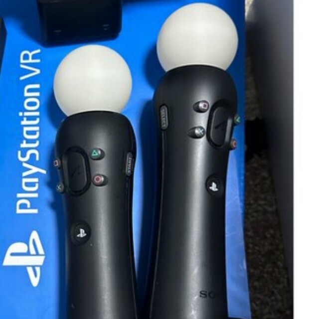 PSVRとモーションコントローラー2つ - 家庭用ゲーム本体 PSVRとモーションコントローラー2つ - 家庭用ゲーム本体
