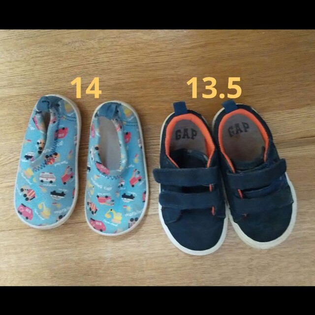 babyGap スニーカーサイズ 13.5 乗り物水陸両用シューズサイズ14 キッズ/ベビー/マタニティのベビー靴/シューズ(~14cm)(スニーカー)の商品写真