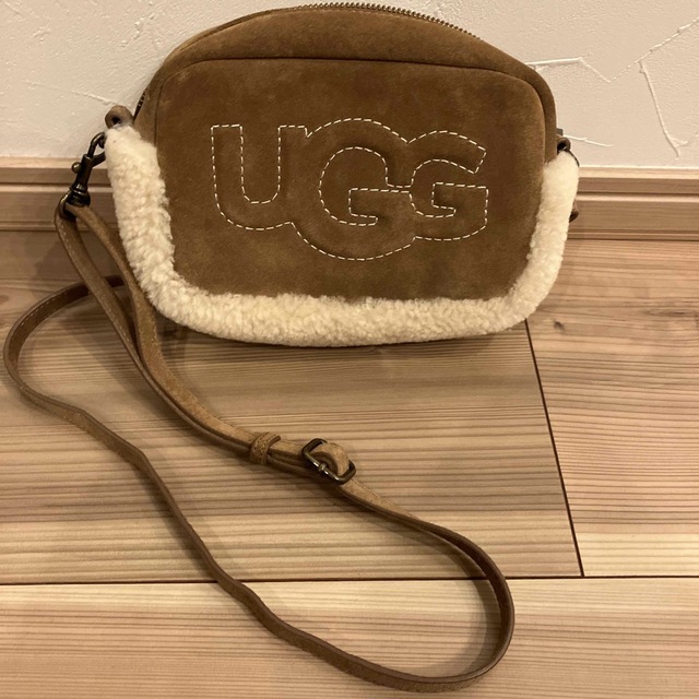 UGG キャメルムートンショルダーショルダーバッグ