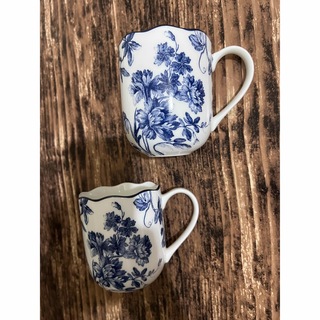 エレガント ブルー花柄 マグカップ 2枚 オシャレ 陶磁器 カフェ風(食器)