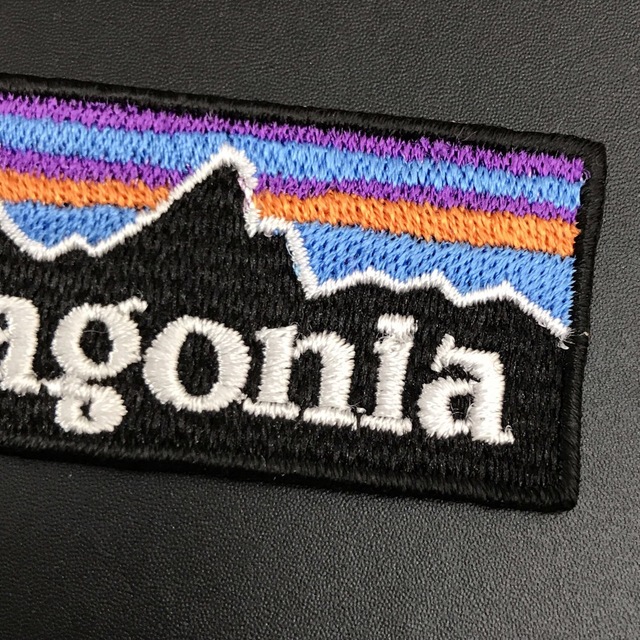 patagonia(パタゴニア)のパタゴニア 70×28mm  フィッツロイロゴ アイロンワッペン -6 スポーツ/アウトドアのアウトドア(その他)の商品写真