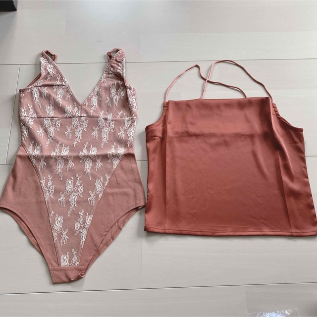 Victoria's Secret(ヴィクトリアズシークレット)のAmateras 2点セット bodysuit & camisole 新品未使用 レディースのトップス(キャミソール)の商品写真