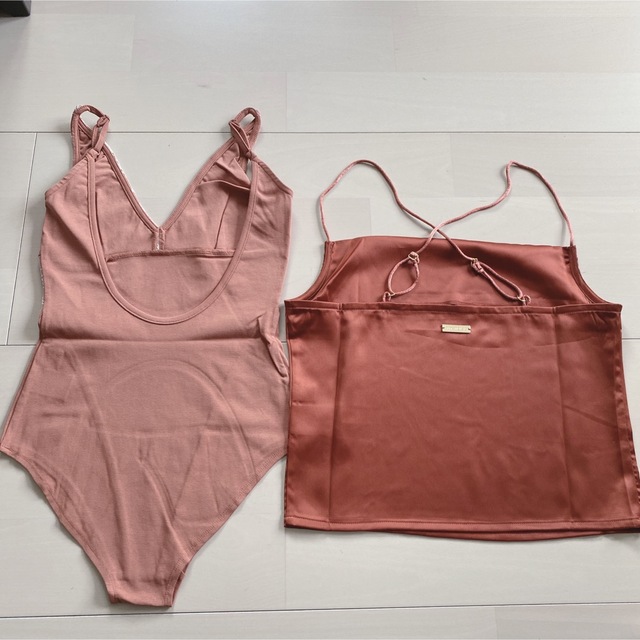 Victoria's Secret(ヴィクトリアズシークレット)のAmateras 2点セット bodysuit & camisole 新品未使用 レディースのトップス(キャミソール)の商品写真