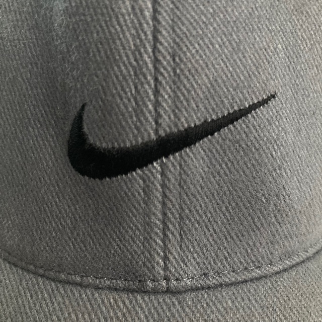 NIKE(ナイキ)の'90s〜'00s NIKE cap /dark grey 希少カラー メンズの帽子(キャップ)の商品写真