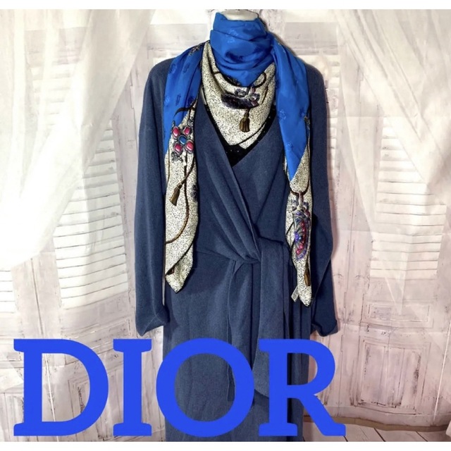 Christian Dior(クリスチャンディオール)のクリスチャンディオール　DIOR ビジュー柄　大判　シルクスカーフ レディースのファッション小物(バンダナ/スカーフ)の商品写真