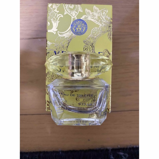 VERSACE(ヴェルサーチ)のVERSACE YELLOW DIAMOND コスメ/美容の香水(香水(女性用))の商品写真