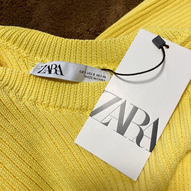 ZARA(ザラ)のタグ付き・未使用♡ZARA リブニット 春色 鮮やかイエロー 背中あき レディースのトップス(ニット/セーター)の商品写真