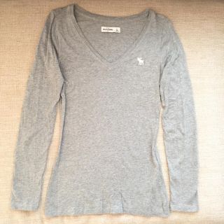 アバクロンビーアンドフィッチ(Abercrombie&Fitch)のアバクロンビー*VネックコットンロングＴシャツ kids160(S相当)(Tシャツ(長袖/七分))