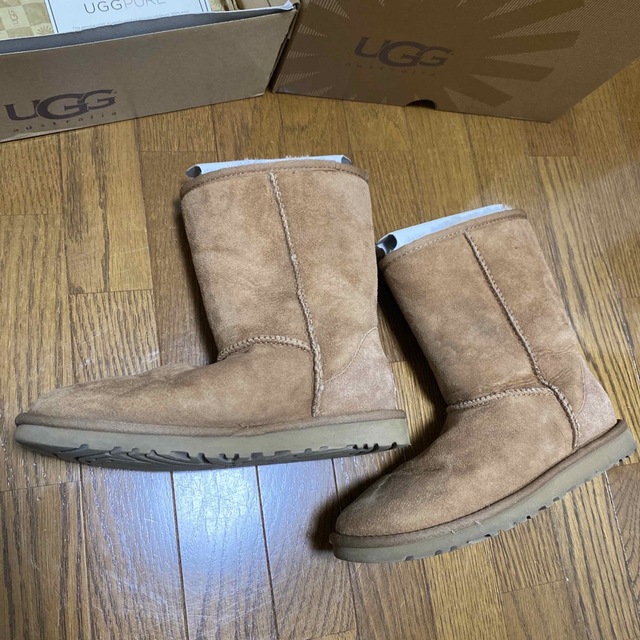 UGG AUSTRALIA(アグオーストラリア)のUGG アグ　ムートンブーツ　ショート　6 レディースの靴/シューズ(ブーツ)の商品写真