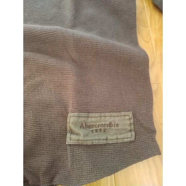 Abercrombie&Fitch(アバクロンビーアンドフィッチ)のアバクロンビー&フィッチ ロンT ブラウン メンズのトップス(Tシャツ/カットソー(七分/長袖))の商品写真