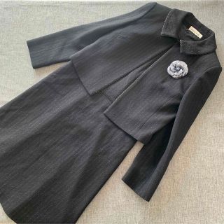 ハナエモリ一回着用のみ美品 豪華で可愛いリボンラメ刺繍スーツ-
