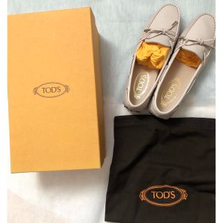 トッズ(TOD'S)のトッズ レザー リボン ドライビングシューズ(ローファー/革靴)