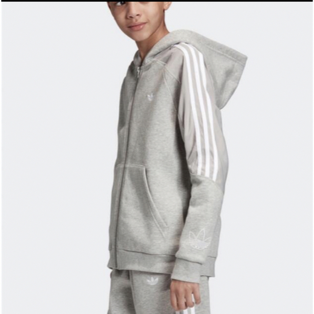 Originals（adidas）(オリジナルス)の値下【美品】　キッズ  adidas オリジナルス  裏起毛パーカー キッズ/ベビー/マタニティのキッズ服男の子用(90cm~)(ジャケット/上着)の商品写真