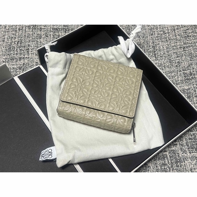 販売 LOEWE ロエベ ベージュ 三つ折り財布 コンパクトウォレット ミニ