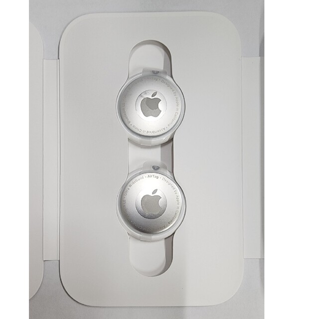 Apple(アップル)のApple  アップル　Air Tag エアタグ 本体　2個セット スマホ/家電/カメラのスマホ/家電/カメラ その他(その他)の商品写真