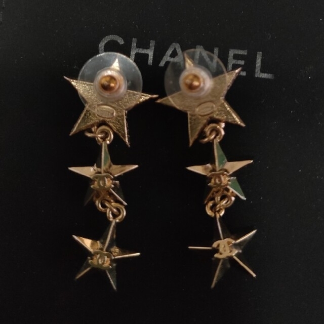 CHANEL(シャネル)のシャネル　3連スターピアス レディースのアクセサリー(ピアス)の商品写真