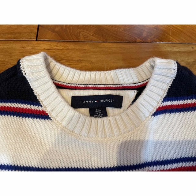 TOMMY HILFIGER(トミーヒルフィガー)の美品☆トミーヒルフィガー☆コットンニット☆4-5☆XS☆110-120☆ キッズ/ベビー/マタニティのキッズ服男の子用(90cm~)(Tシャツ/カットソー)の商品写真