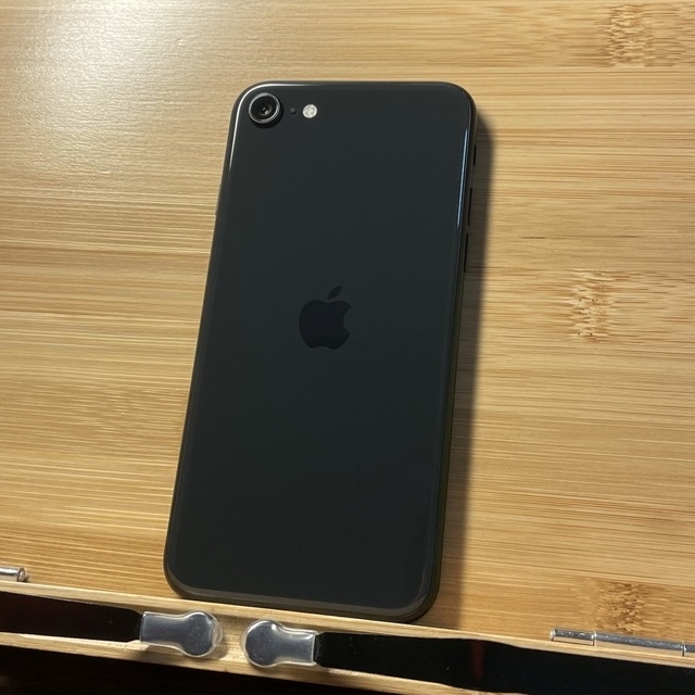 SIMロック解除済】iPhone SE 第2世代 Black 64GB 人気商品の 9424円 