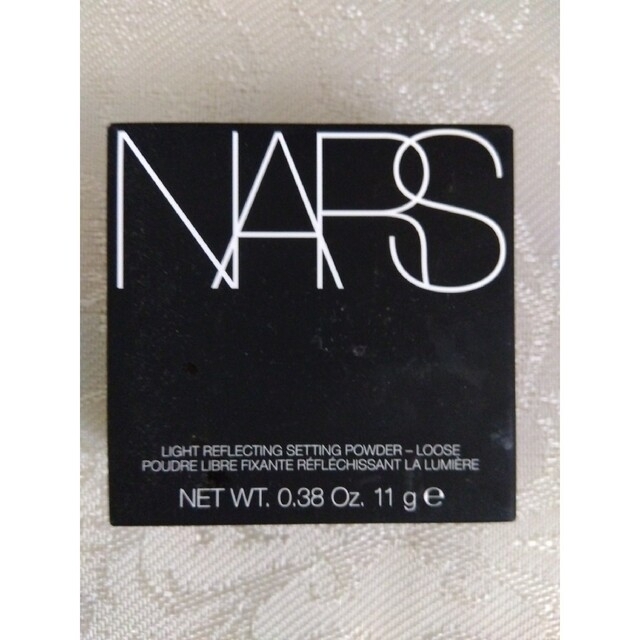 NARS(ナーズ)のぴぐ様★NARS ライトリフレクティング セッティングパウダールース N コスメ/美容のベースメイク/化粧品(フェイスパウダー)の商品写真