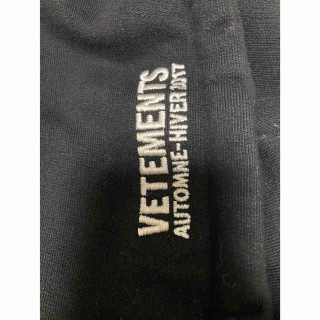 VETEMENTS(ヴェトモン)のヴェトモン トータルファッキンダークネス ボンバージャケット TFD メンズのジャケット/アウター(ダウンジャケット)の商品写真