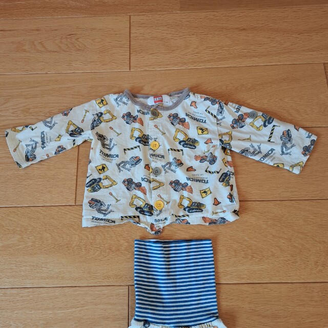 Takara Tomy(タカラトミー)のトミカ　腹巻き付き パジャマ 80センチ　トミカ　腹巻き付きパジャマ キッズ/ベビー/マタニティのベビー服(~85cm)(パジャマ)の商品写真