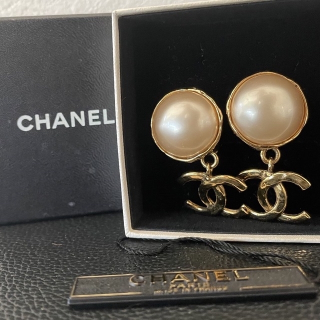 CHANEL(シャネル)の美品chanelヴィンテージパールイヤリング レディースのアクセサリー(イヤリング)の商品写真