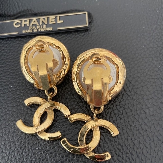 CHANEL(シャネル)の美品chanelヴィンテージパールイヤリング レディースのアクセサリー(イヤリング)の商品写真